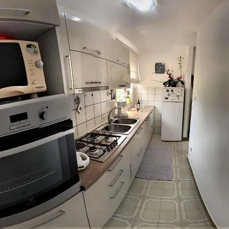 In 8830 Apartman Kršan