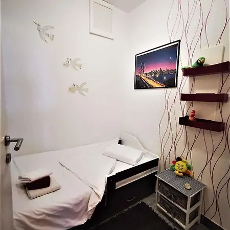In 8830 Apartman *