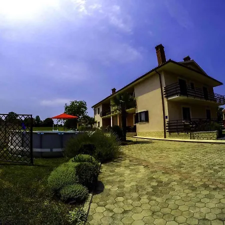 In 8830 Apartman